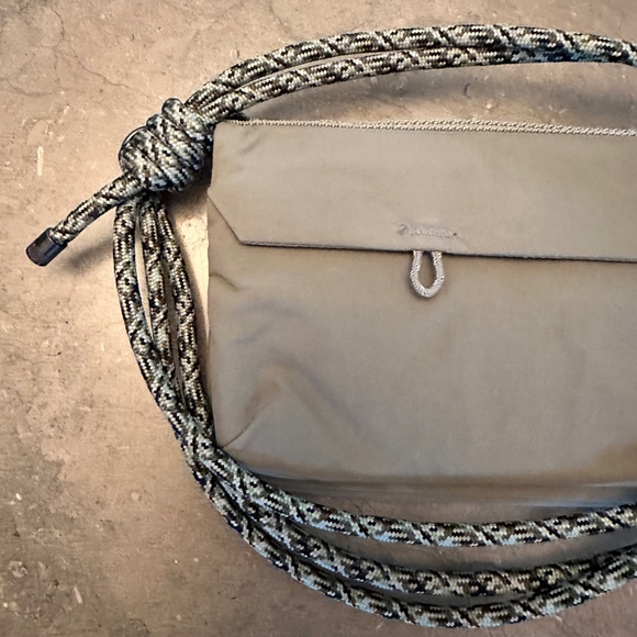 Unisex Crossbody Topologie Phone Sacoche 90 with Rope Strap, Color Moss (Papery) - Picture 8 of 10